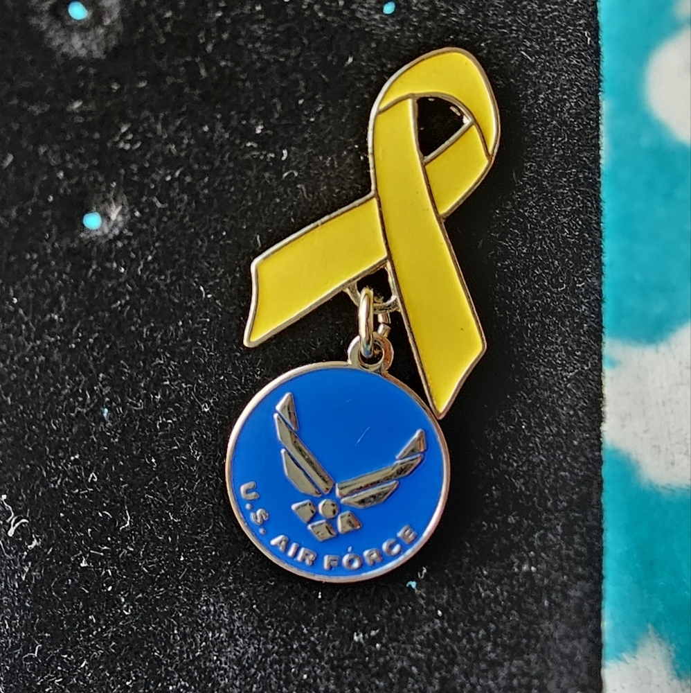 Air Force charm pin - Picture 1 of 2